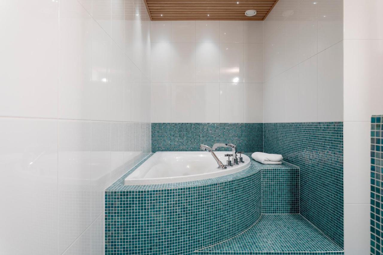 2Ndhomes Luxury Kamppi Center Apartment With Spa And Terrace Helsingfors Eksteriør bilde